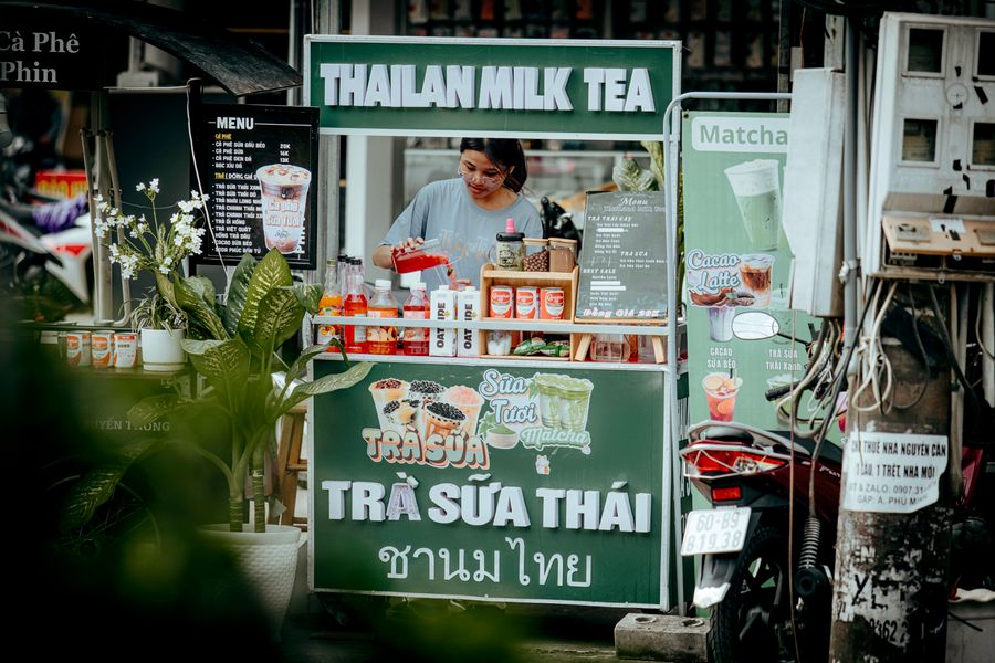 Bubble-Tea-Zubereitung am Stand